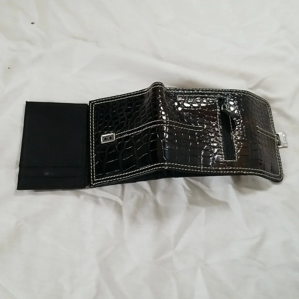 Liz Claiborne Tri-fold Wallet
